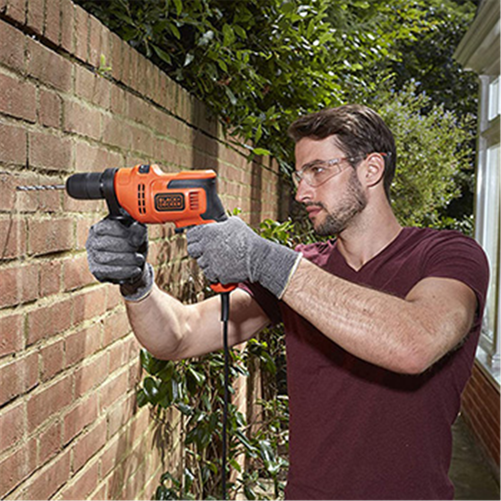 Black+Decker udarna bušilica 500W BEH200